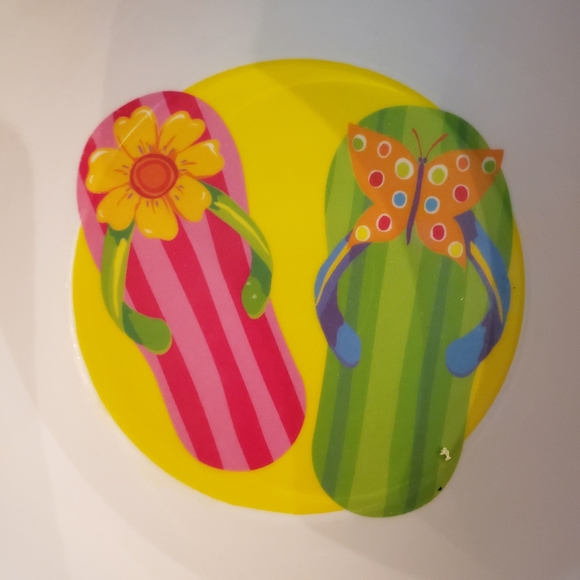 3 fun cups and bowl. 2 plastic cups, one thin stainless steel and small bowl. - Picture 12 of 12